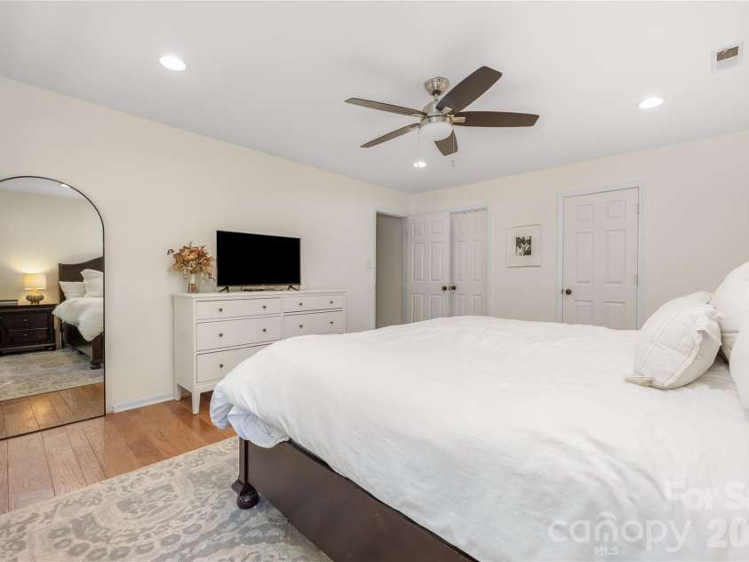 2620 Willowdale Lane, Matthews, NC 28105.  MLS# CAR4426974, YatesRealty ID 54324. 