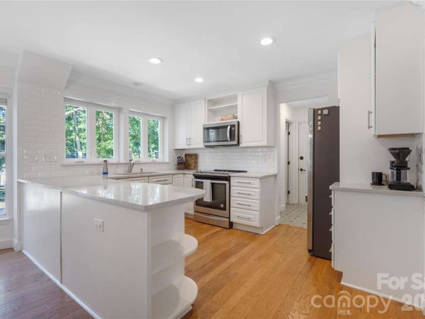 2620 Willowdale Lane, Matthews, NC 28105.  MLS# CAR4426974, YatesRealty ID 54324. 