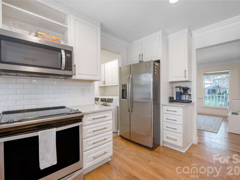 2620 Willowdale Lane, Matthews, NC 28105.  MLS# CAR4426974, YatesRealty ID 54324. 
