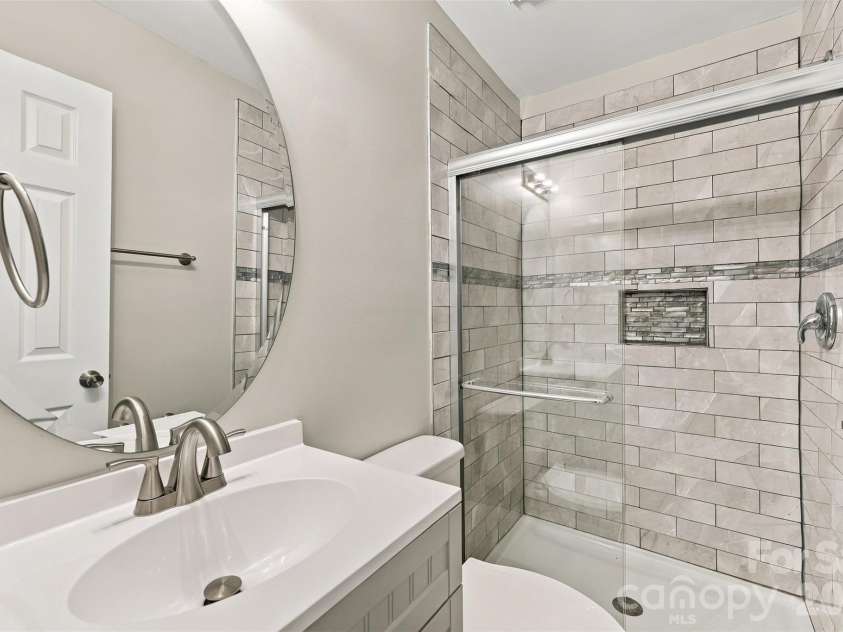 2909 Matoka Trail, Matthews, NC 28104.  MLS# CAR4426657, YatesRealty ID 54325. Master bathroom