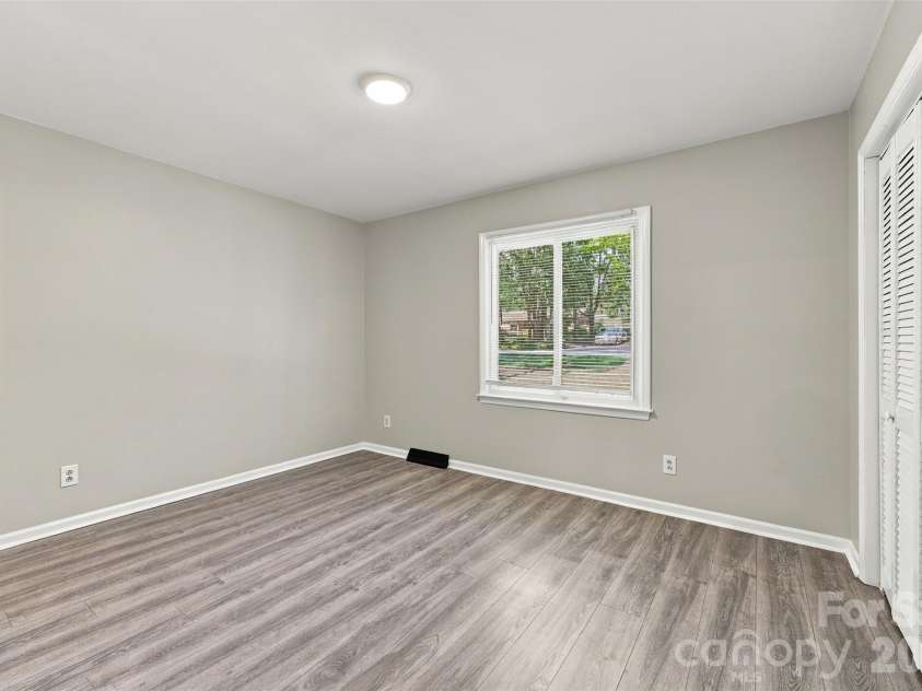 2909 Matoka Trail, Matthews, NC 28104.  MLS# CAR4426657, YatesRealty ID 54325. Master bedroom