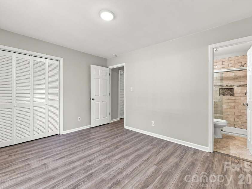 2909 Matoka Trail, Matthews, NC 28104.  MLS# CAR4426657, YatesRealty ID 54325. Master bedroom