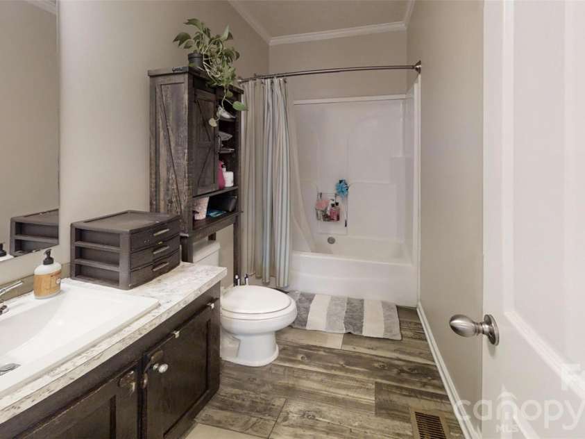 1274 Crandell Drive, Crouse, NC 28033.  MLS# CAR4426372, YatesRealty ID 54326. 