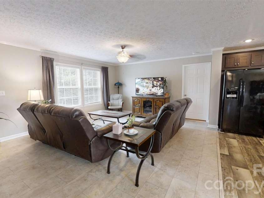1274 Crandell Drive, Crouse, NC 28033.  MLS# CAR4426372, YatesRealty ID 54326. 