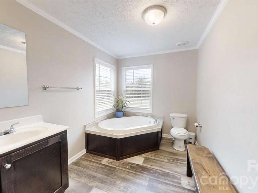 1274 Crandell Drive, Crouse, NC 28033.  MLS# CAR4426372, YatesRealty ID 54326. 