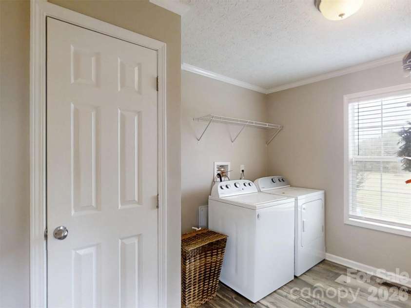 1274 Crandell Drive, Crouse, NC 28033.  MLS# CAR4426372, YatesRealty ID 54326. 