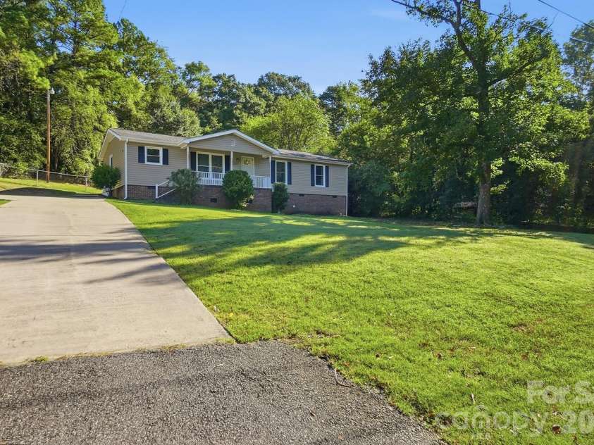 2848 Forest Hills Circle, Rock Hill, SC 29732.  MLS# CAR4426396, YatesRealty ID 54327. 