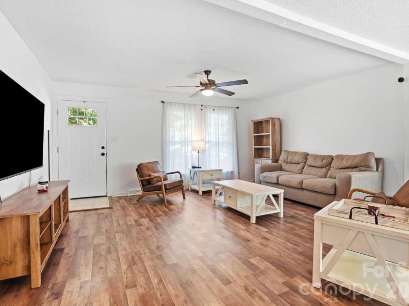 2848 Forest Hills Circle, Rock Hill, SC 29732.  MLS# CAR4426396, YatesRealty ID 54327. 