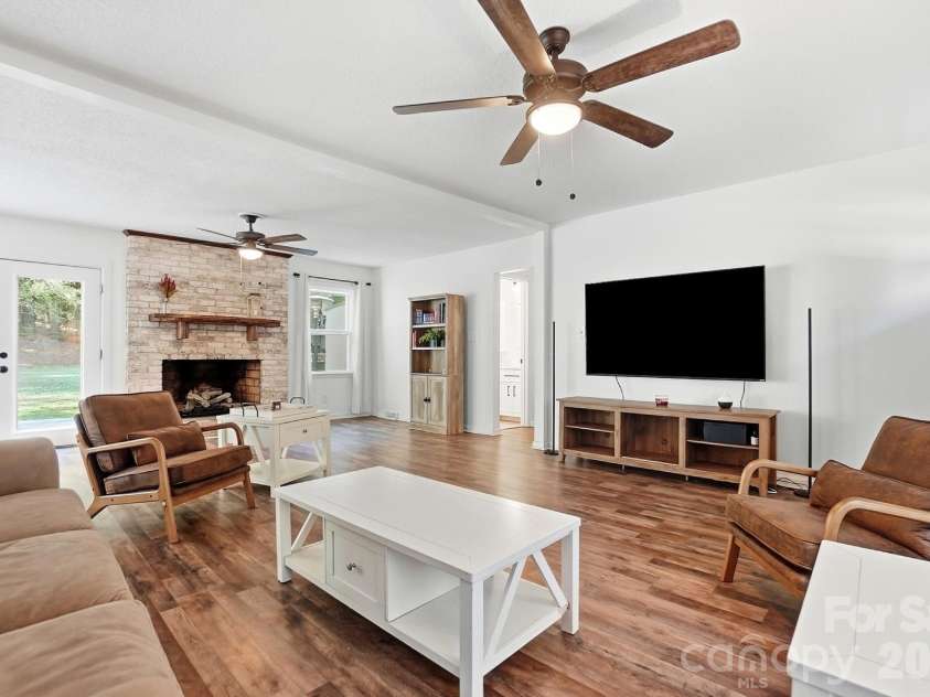 2848 Forest Hills Circle, Rock Hill, SC 29732.  MLS# CAR4426396, YatesRealty ID 54327. 