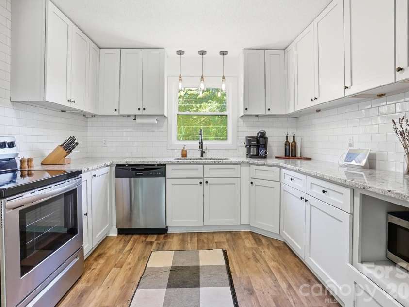 2848 Forest Hills Circle, Rock Hill, SC 29732.  MLS# CAR4426396, YatesRealty ID 54327. 
