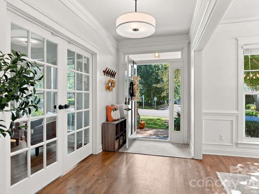 16101 Kelly Park Circle, Huntersville, NC 28078.  MLS# CAR4426541, YatesRealty ID 54328. 