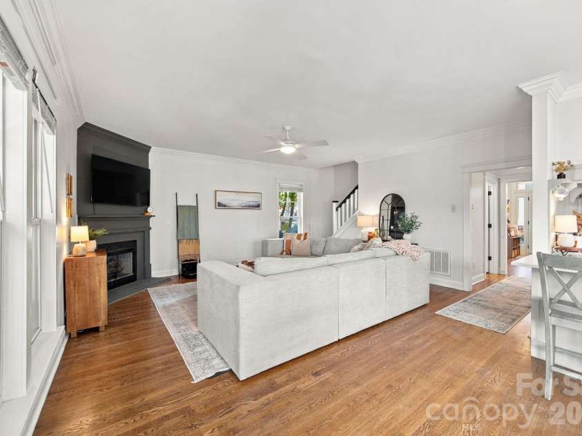 16101 Kelly Park Circle, Huntersville, NC 28078.  MLS# CAR4426541, YatesRealty ID 54328. 