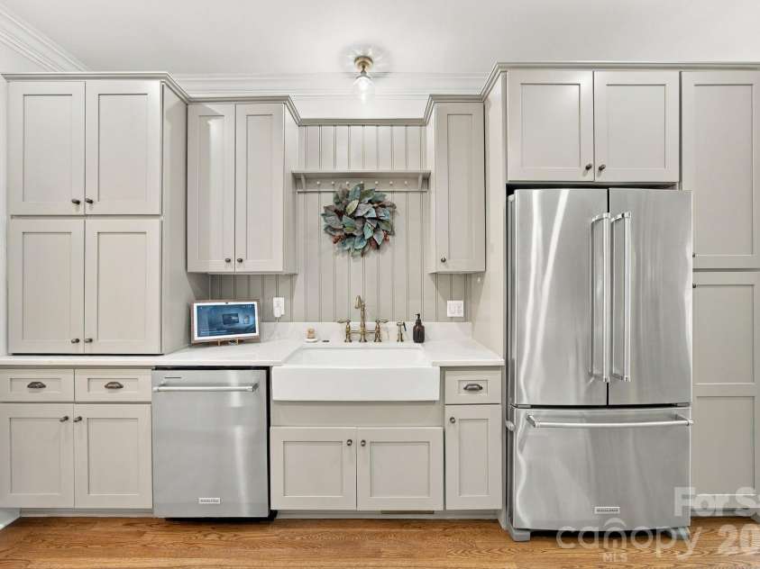 16101 Kelly Park Circle, Huntersville, NC 28078.  MLS# CAR4426541, YatesRealty ID 54328. 