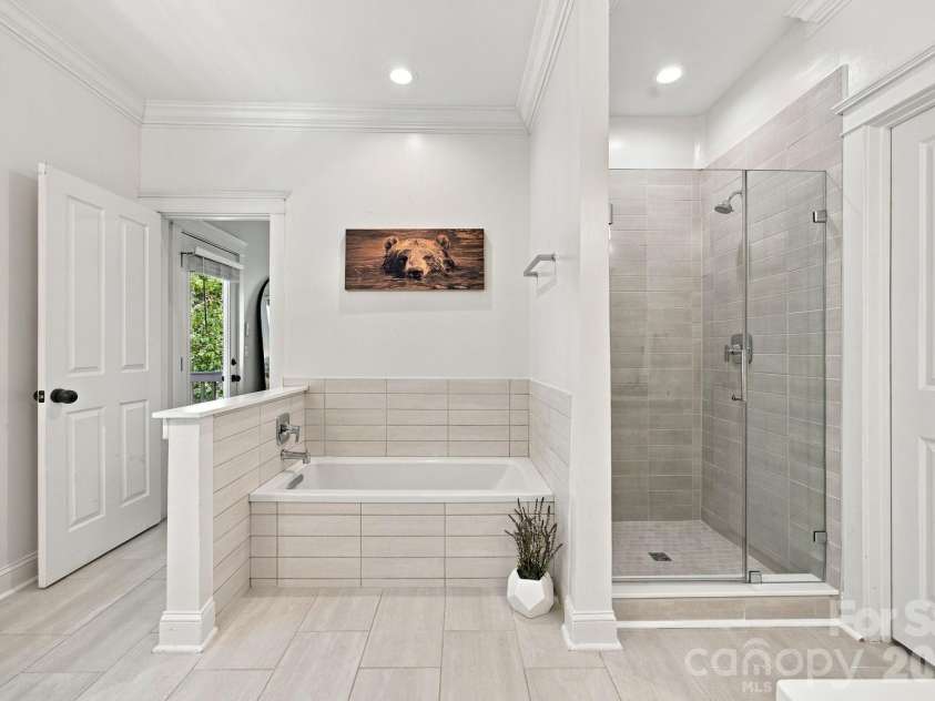 16101 Kelly Park Circle, Huntersville, NC 28078.  MLS# CAR4426541, YatesRealty ID 54328. 