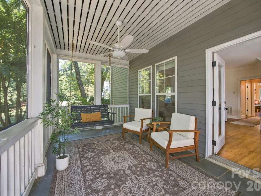 16101 Kelly Park Circle, Huntersville, NC 28078.  MLS# CAR4426541, YatesRealty ID 54328. 