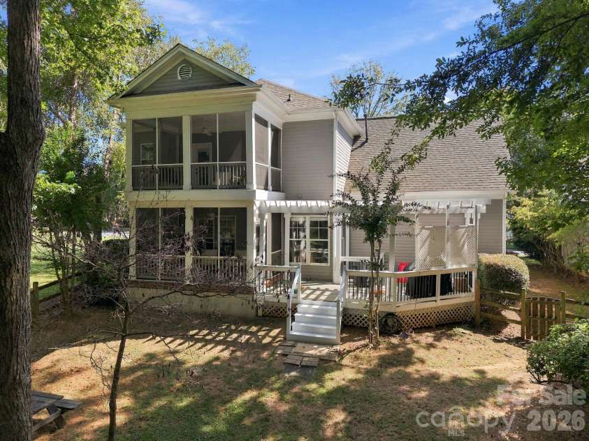 16101 Kelly Park Circle, Huntersville, NC 28078.  MLS# CAR4426541, YatesRealty ID 54328. 
