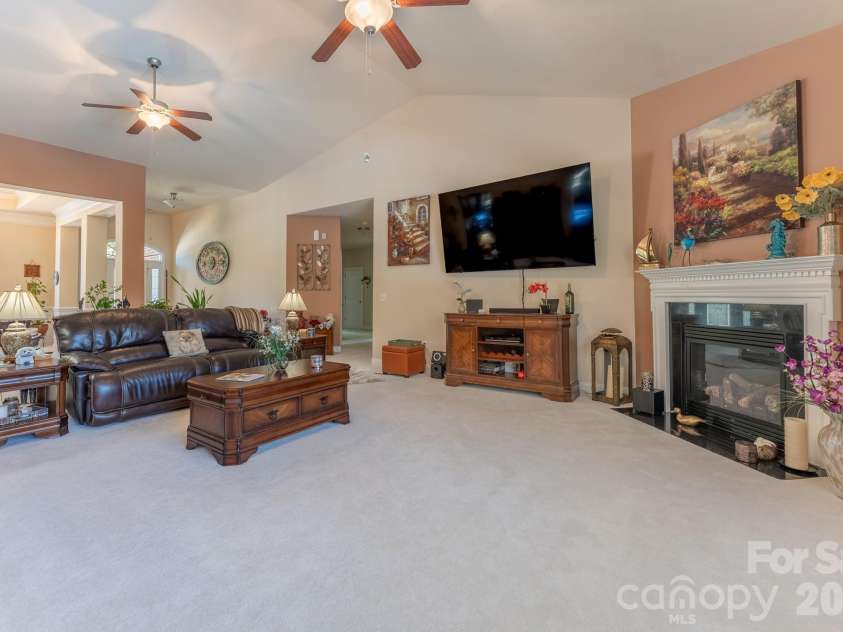 2581 Flintshire Lane, Gastonia, NC 28056.  MLS# CAR4426168, YatesRealty ID 54329. 