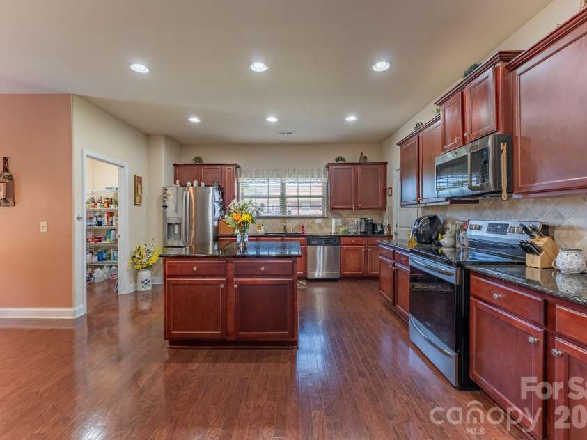 2581 Flintshire Lane, Gastonia, NC 28056.  MLS# CAR4426168, YatesRealty ID 54329. 