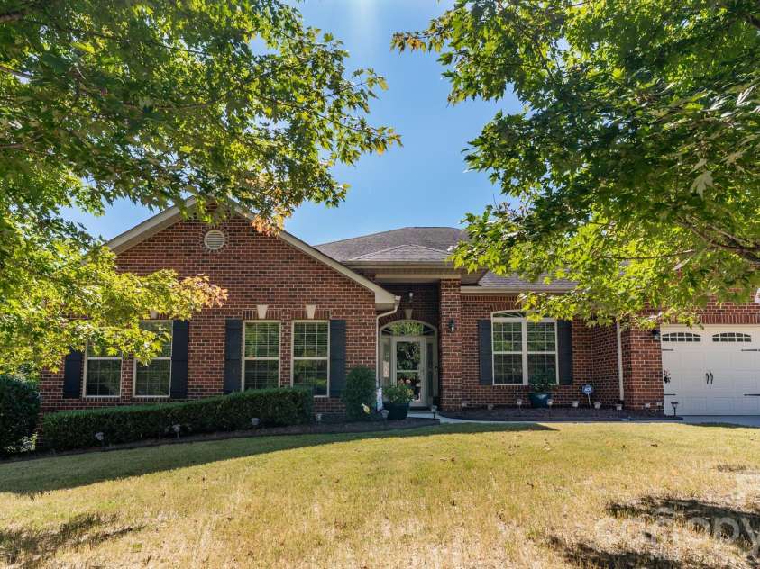 2581 Flintshire Lane, Gastonia, NC 28056.  MLS# CAR4426168, YatesRealty ID 54329. 
