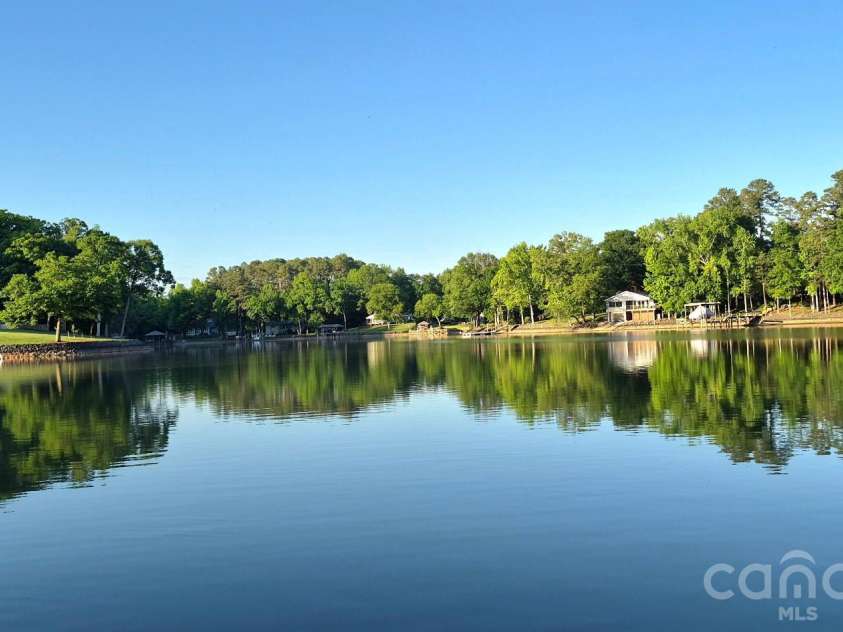 919 Thorn Ridge Lane, Lake Wylie, SC 29710.  MLS# CAR4425694, YatesRealty ID 54330. 
