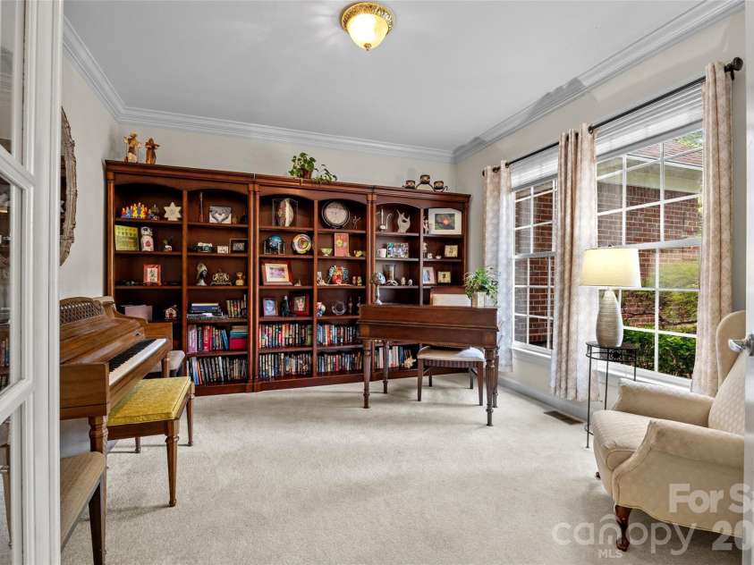 919 Thorn Ridge Lane, Lake Wylie, SC 29710.  MLS# CAR4425694, YatesRealty ID 54330. 