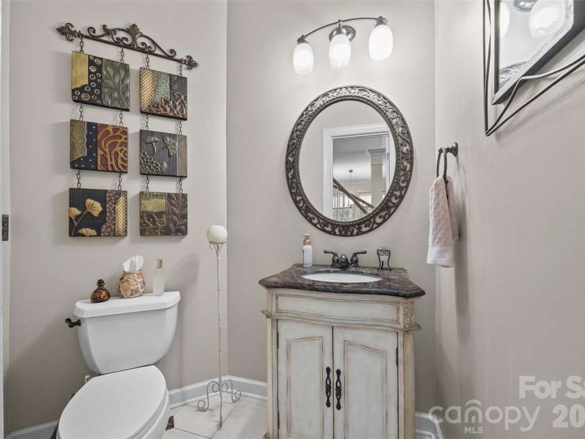 919 Thorn Ridge Lane, Lake Wylie, SC 29710.  MLS# CAR4425694, YatesRealty ID 54330. 