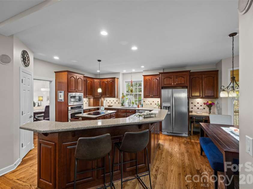 919 Thorn Ridge Lane, Lake Wylie, SC 29710.  MLS# CAR4425694, YatesRealty ID 54330. 