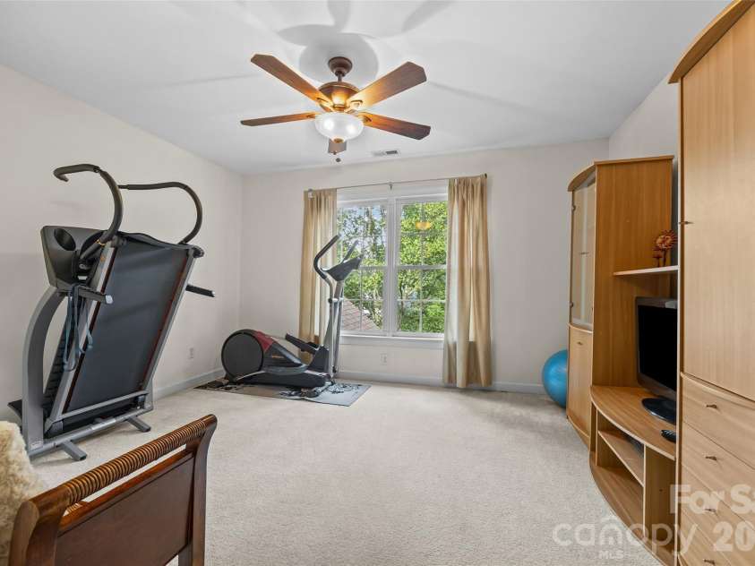 919 Thorn Ridge Lane, Lake Wylie, SC 29710.  MLS# CAR4425694, YatesRealty ID 54330. 