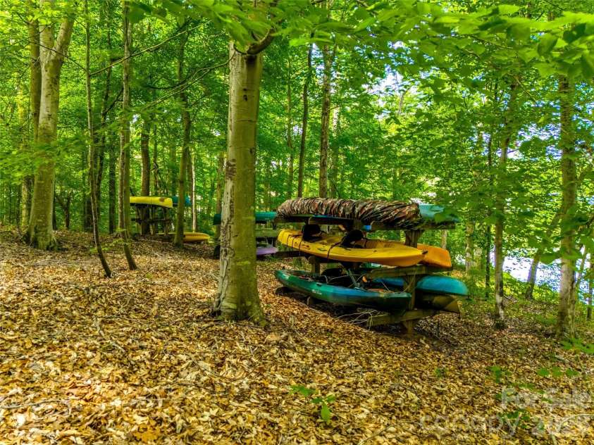 919 Thorn Ridge Lane, Lake Wylie, SC 29710.  MLS# CAR4425694, YatesRealty ID 54330. 