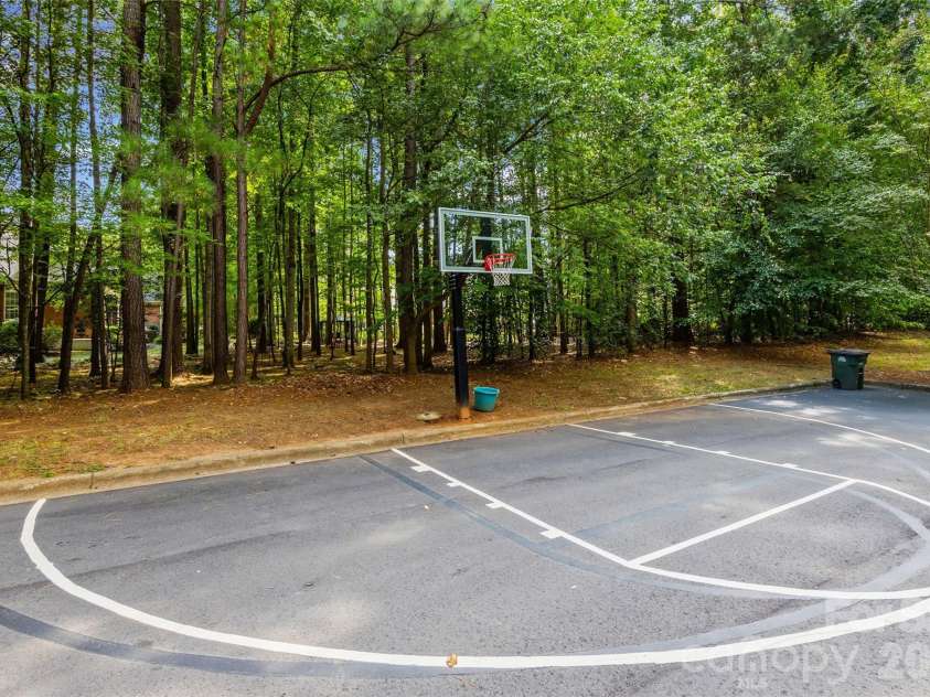 919 Thorn Ridge Lane, Lake Wylie, SC 29710.  MLS# CAR4425694, YatesRealty ID 54330. 