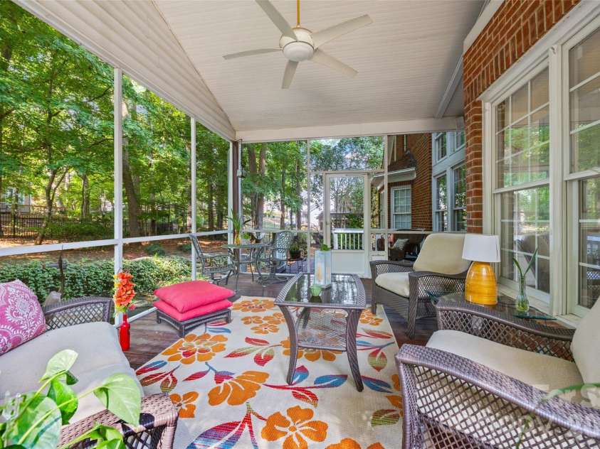 919 Thorn Ridge Lane, Lake Wylie, SC 29710.  MLS# CAR4425694, YatesRealty ID 54330. 