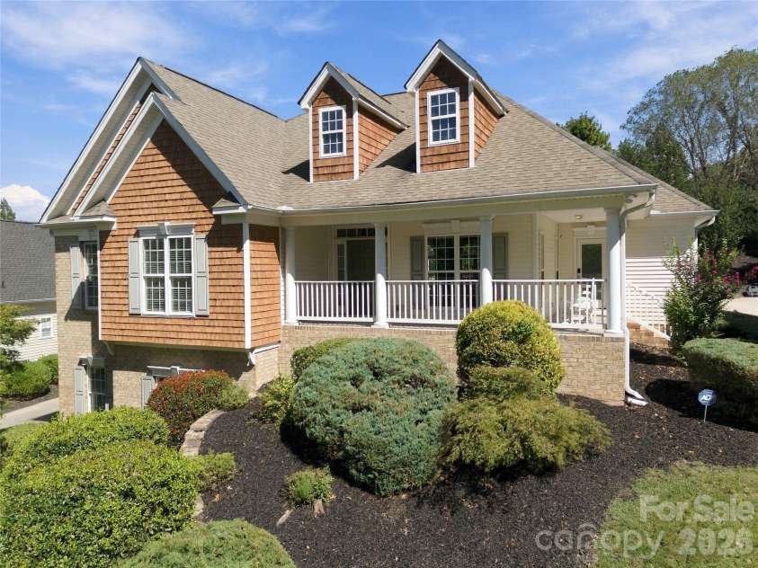 10124 Lafoy Drive, Huntersville, NC 28078.  MLS# CAR4426144, YatesRealty ID 54332. 
