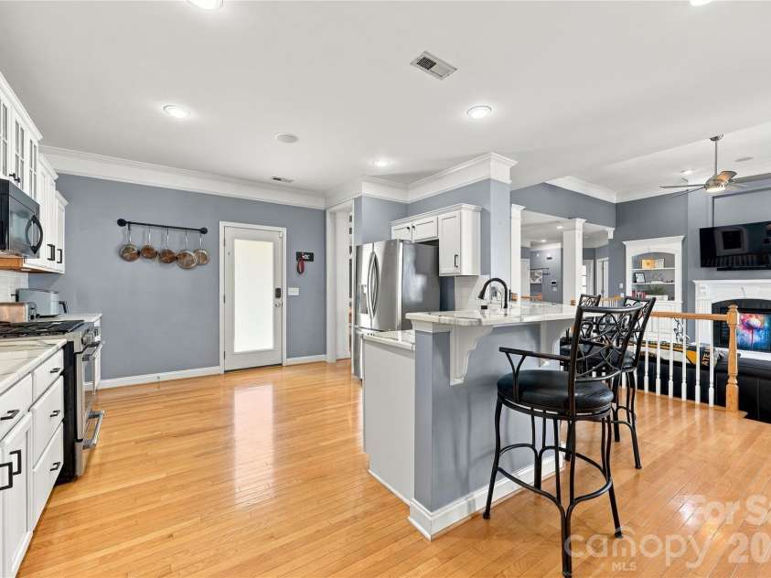 10124 Lafoy Drive, Huntersville, NC 28078.  MLS# CAR4426144, YatesRealty ID 54332. 