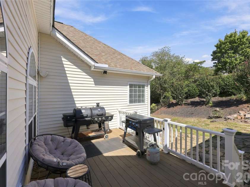 10124 Lafoy Drive, Huntersville, NC 28078.  MLS# CAR4426144, YatesRealty ID 54332. Deck