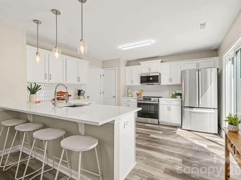 6826 Broad Valley Court, Charlotte, NC 28216.  MLS# CAR4426143, YatesRealty ID 54333. 