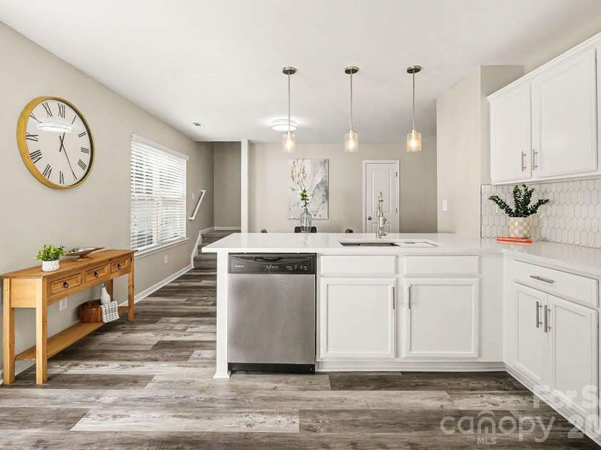 6826 Broad Valley Court, Charlotte, NC 28216.  MLS# CAR4426143, YatesRealty ID 54333. 