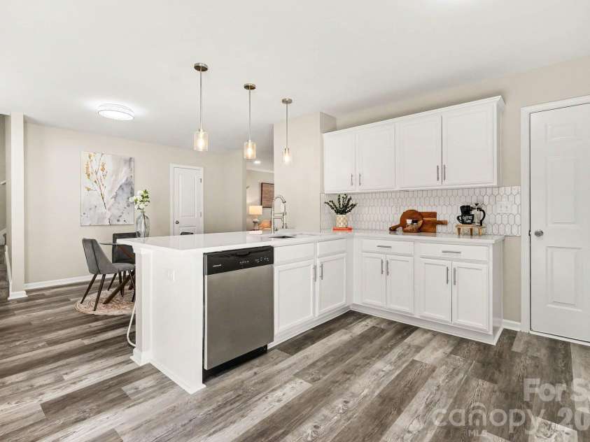6826 Broad Valley Court, Charlotte, NC 28216.  MLS# CAR4426143, YatesRealty ID 54333. 