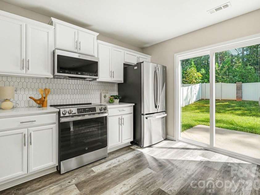 6826 Broad Valley Court, Charlotte, NC 28216.  MLS# CAR4426143, YatesRealty ID 54333. 