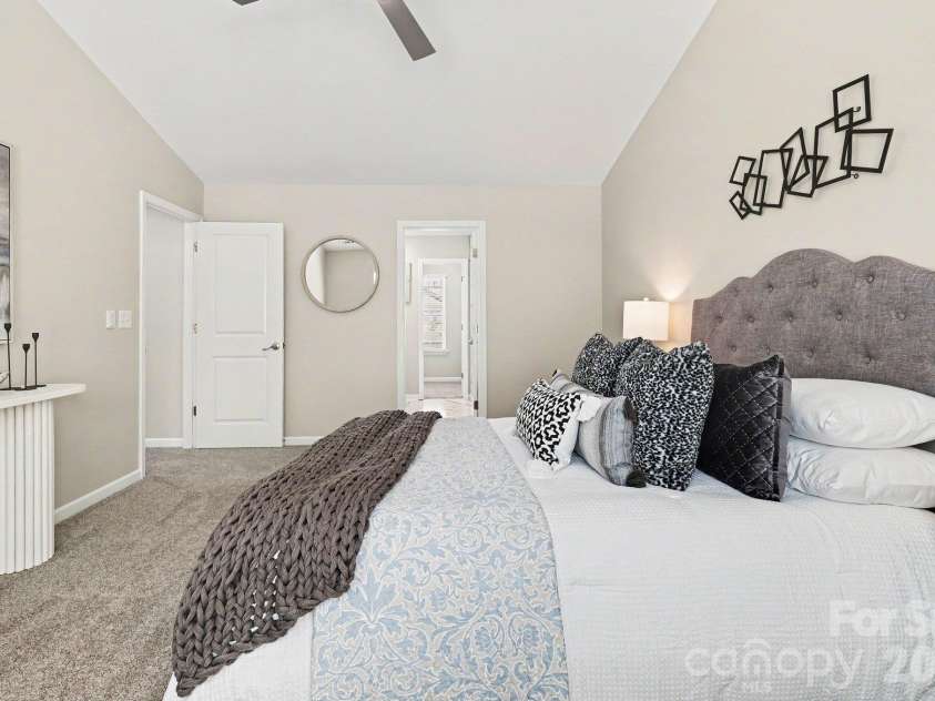 6826 Broad Valley Court, Charlotte, NC 28216.  MLS# CAR4426143, YatesRealty ID 54333. 