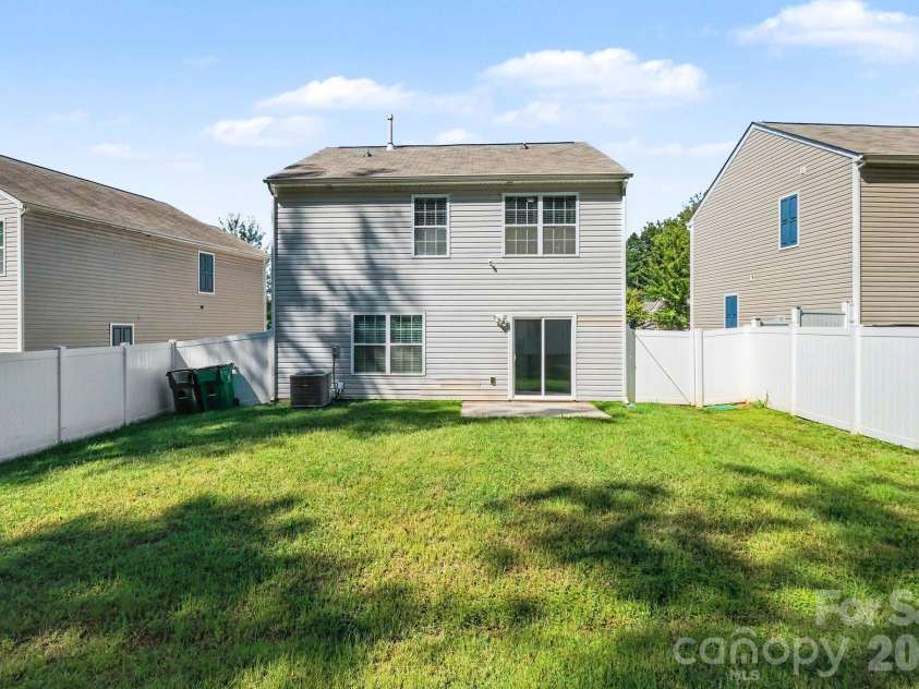 6826 Broad Valley Court, Charlotte, NC 28216.  MLS# CAR4426143, YatesRealty ID 54333. 