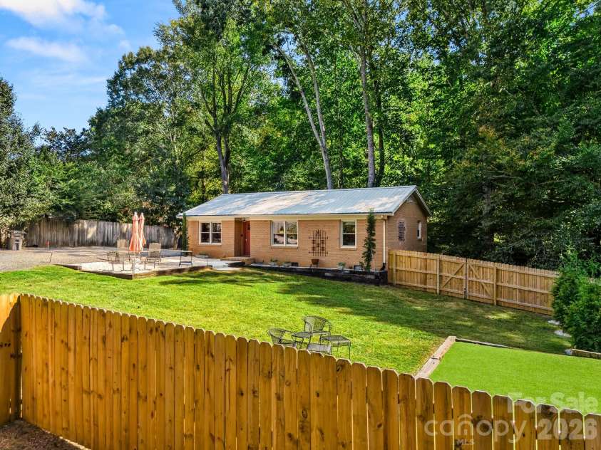 8711 Ellis Road, Waxhaw, NC 28173.  MLS# CAR4425278, YatesRealty ID 54336. FRONT