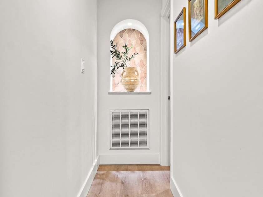 8711 Ellis Road, Waxhaw, NC 28173.  MLS# CAR4425278, YatesRealty ID 54336. HALLWAY