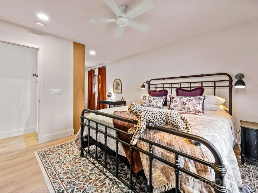 8711 Ellis Road, Waxhaw, NC 28173.  MLS# CAR4425278, YatesRealty ID 54336. PRIMARY BEDROOM