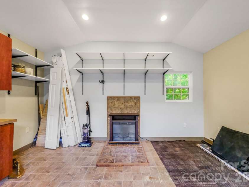 8711 Ellis Road, Waxhaw, NC 28173.  MLS# CAR4425278, YatesRealty ID 54336. SHED INTERIOR