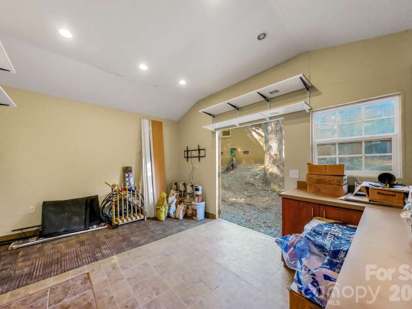 8711 Ellis Road, Waxhaw, NC 28173.  MLS# CAR4425278, YatesRealty ID 54336. SHED INTERIOR