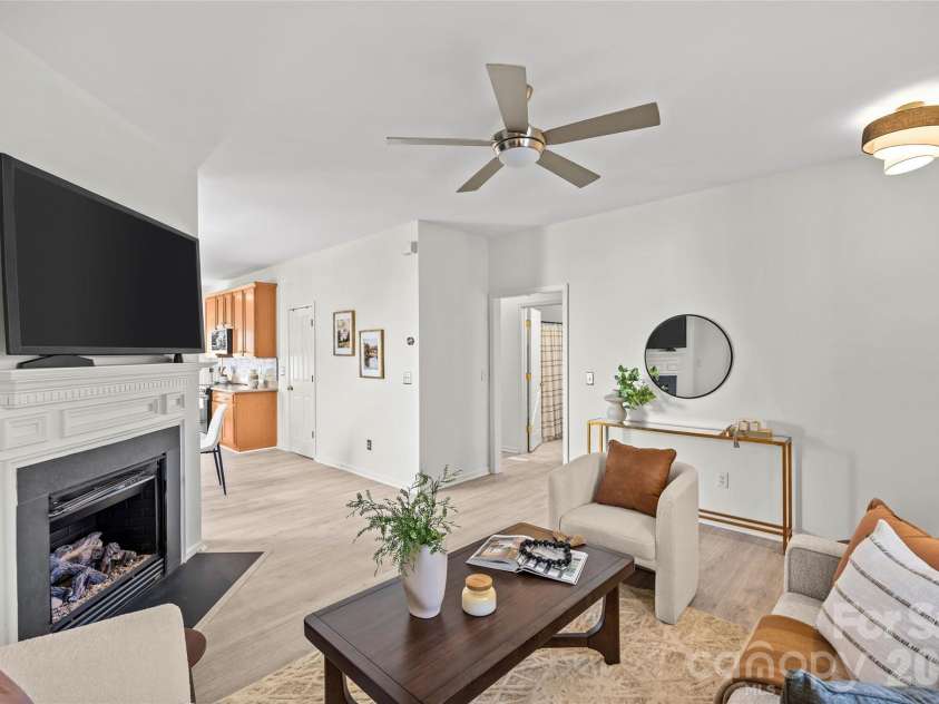 13818 Carleen Way, Charlotte, NC 28213.  MLS# CAR4425312, YatesRealty ID 54337. 