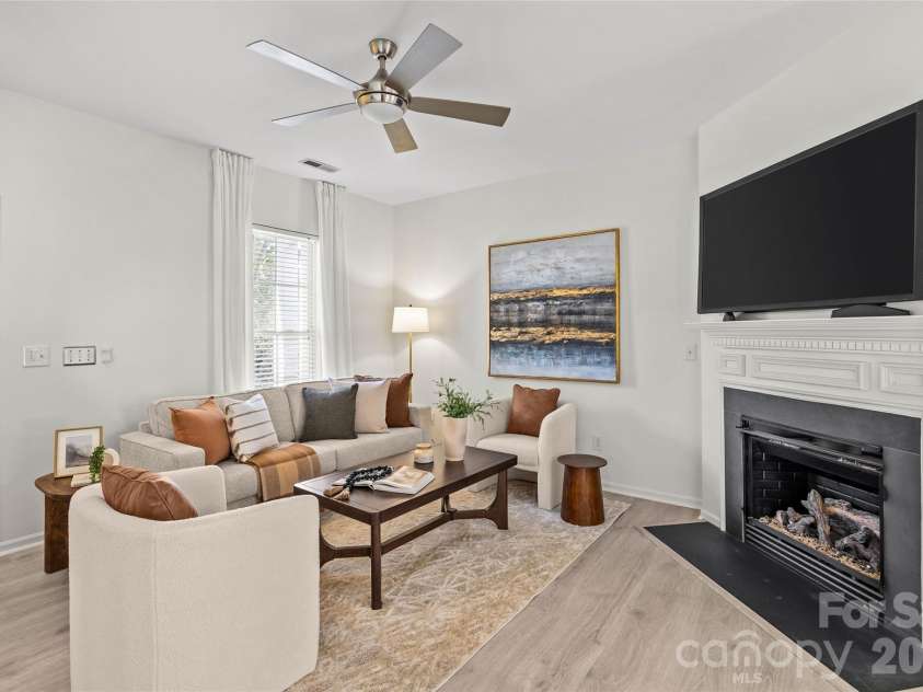 13818 Carleen Way, Charlotte, NC 28213.  MLS# CAR4425312, YatesRealty ID 54337. 