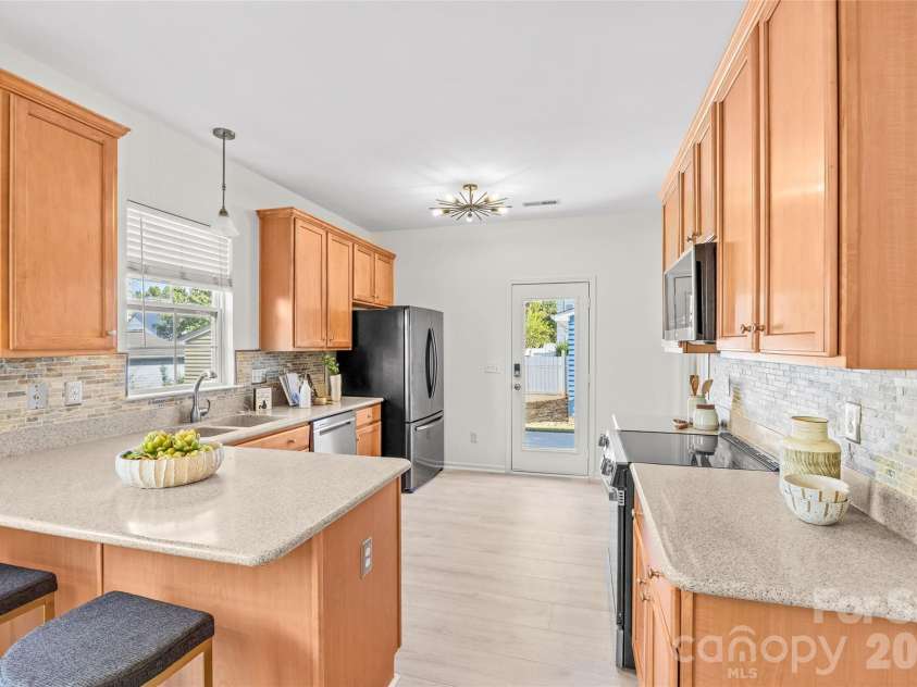 13818 Carleen Way, Charlotte, NC 28213.  MLS# CAR4425312, YatesRealty ID 54337. 