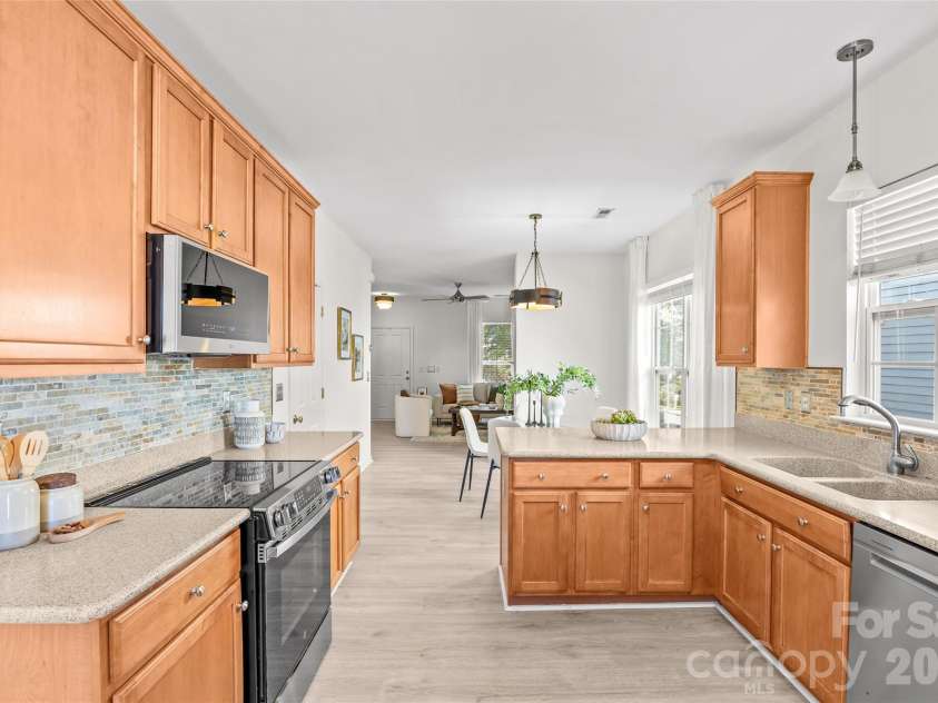 13818 Carleen Way, Charlotte, NC 28213.  MLS# CAR4425312, YatesRealty ID 54337. 
