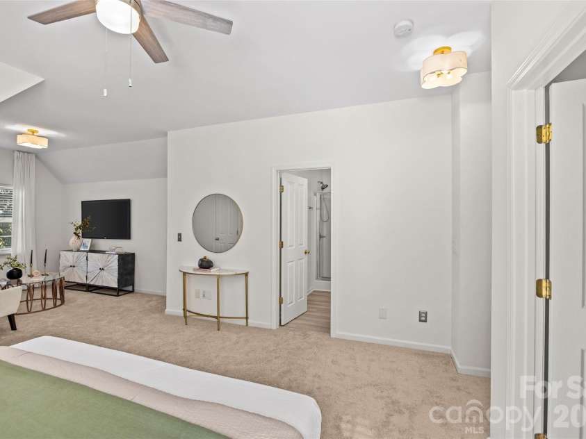 13818 Carleen Way, Charlotte, NC 28213.  MLS# CAR4425312, YatesRealty ID 54337. 